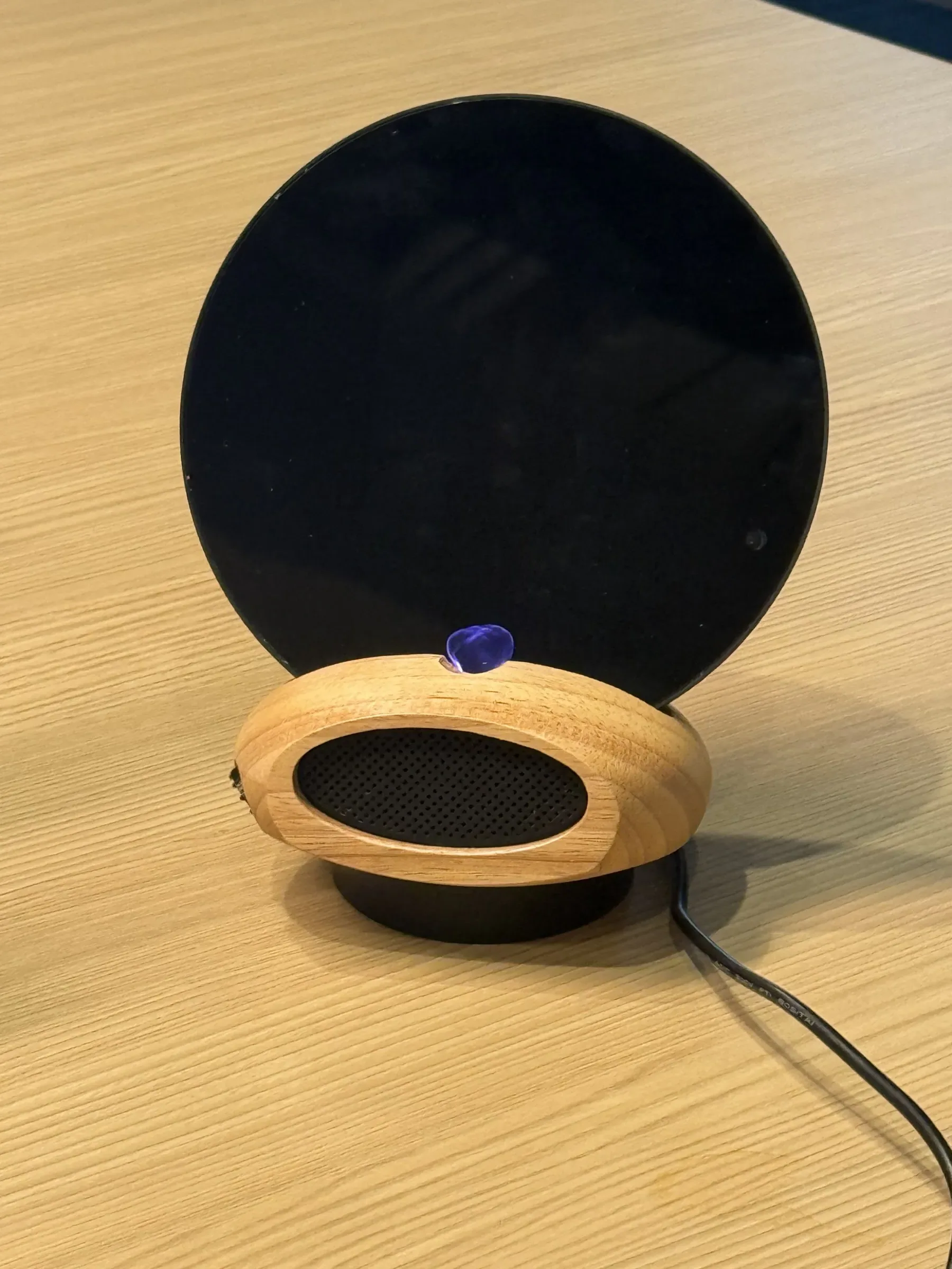 Morph idle on a table